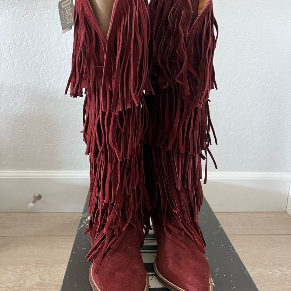 Dingo Fringe Suede boots- BRAND NEW